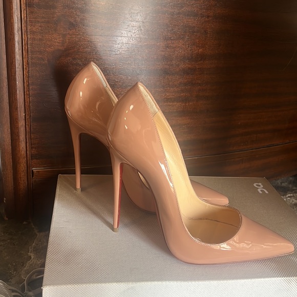 Christian Louboutin - Picture 2 of 6